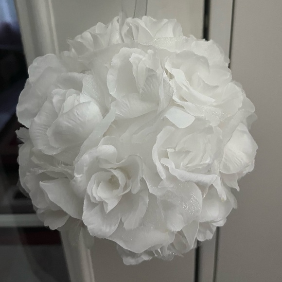 8 Wedding kissing white Rose artificial flower ball - Picture 4 of 7